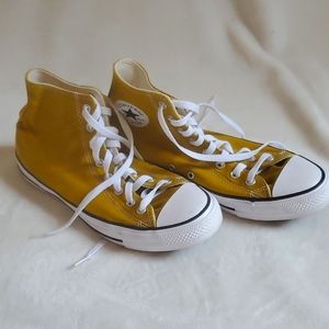 Like new Converse high tops